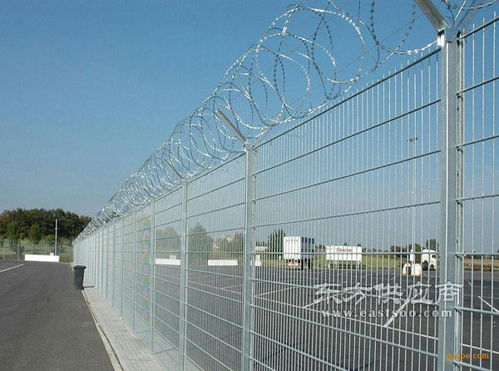 河北華久刀片刺繩護欄網(wǎng) 專業(yè)防護網(wǎng)的生產(chǎn)與應(yīng)用