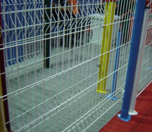 框架護欄網的特點與應用